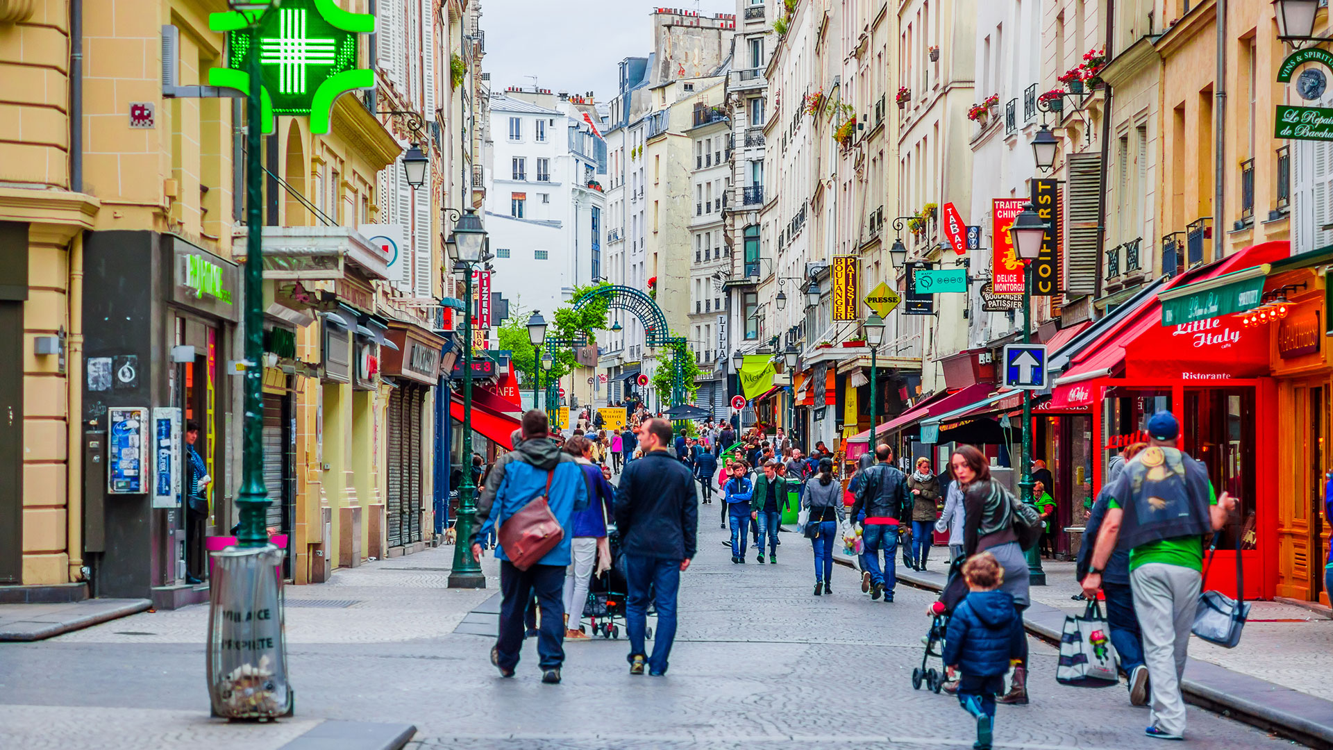 Πεζοί χωρίς πεζοδρόμια: Εξόριστοι στην κεντρική λεωφόρο -5