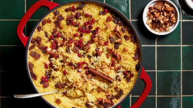 πιλάφι-σμυρναίικο-στη-γάστρα-με-αμύγδ-564008950