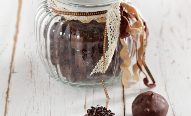 τρουφάκια-σοκολατένια-με-χαλβά-του-μπ-564029068