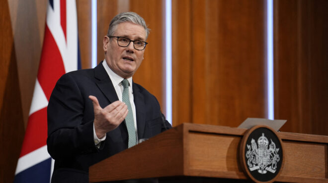 στάρμερ-ωρα-για-σκληρά-μέτρα-για-την-564035869