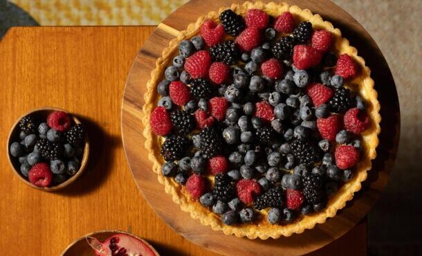 τάρτα-με-φέτα-γραβιέρα-ροκφόρ-και-φρού-564015565