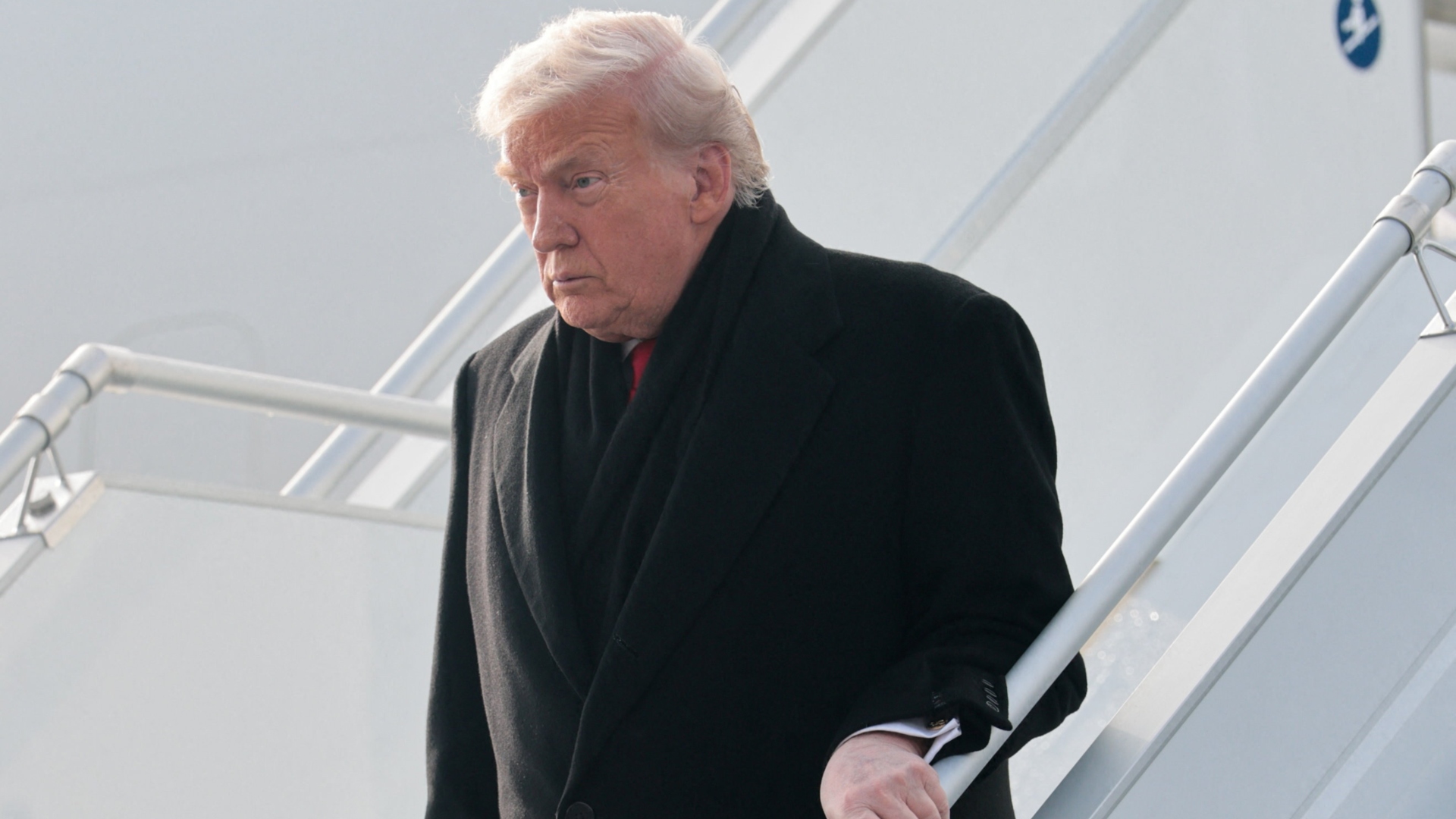 Στο Νταβός ο Τραμπ – Προς ακύρωση η συνάντηση με Μερτς-2