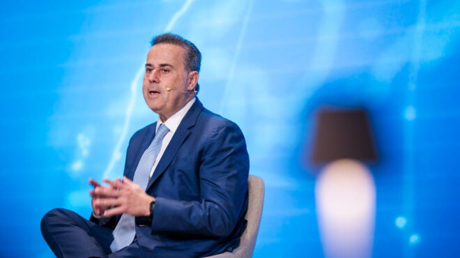 παπασταύρου-η-επιτυχία-του-κάθετου-δι-564049354