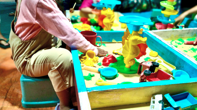 βέλγιο-στοπ-στα-παιχνίδια-με-άμμο-υπ-564064654