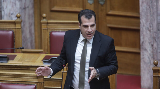 θ-πλεύρης-πάνω-από-1-000-ανακλήσεις-ασύλου-564099682