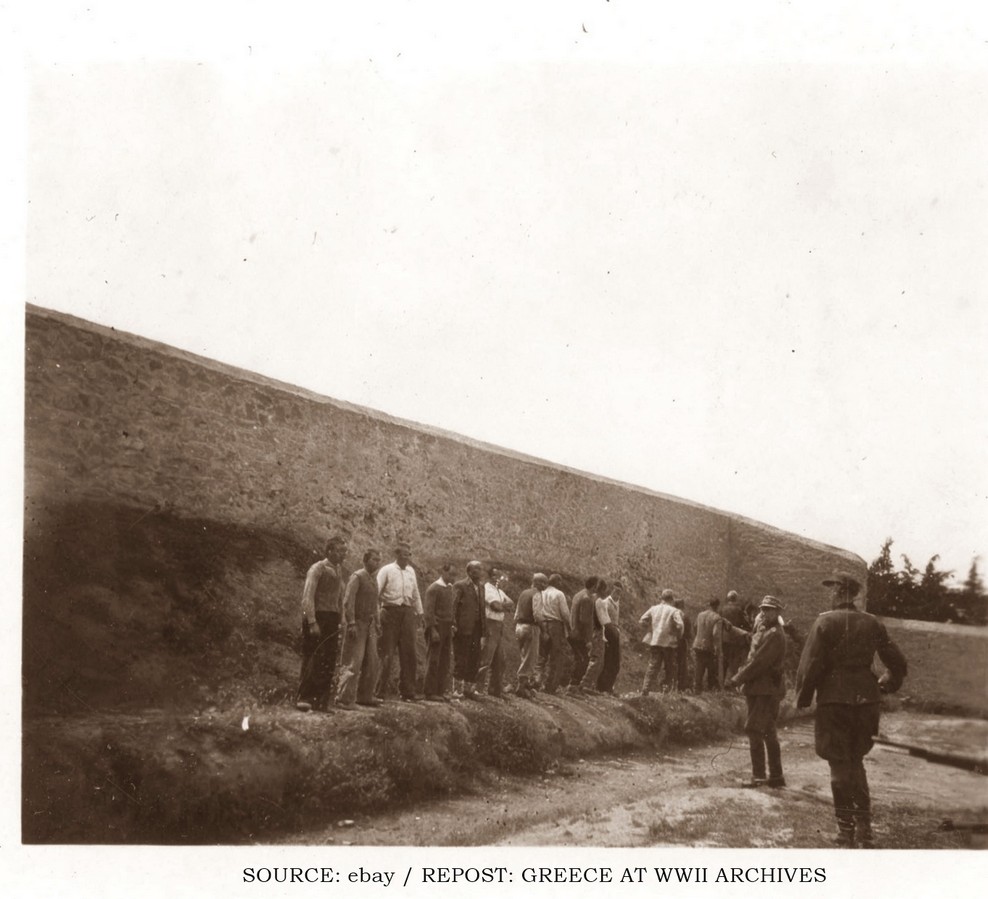 Δημοπρασία στο eBay με φωτογραφίες που φέρεται να εικονίζουν την εκτέλεση των 200 στην Καισαριανή-2