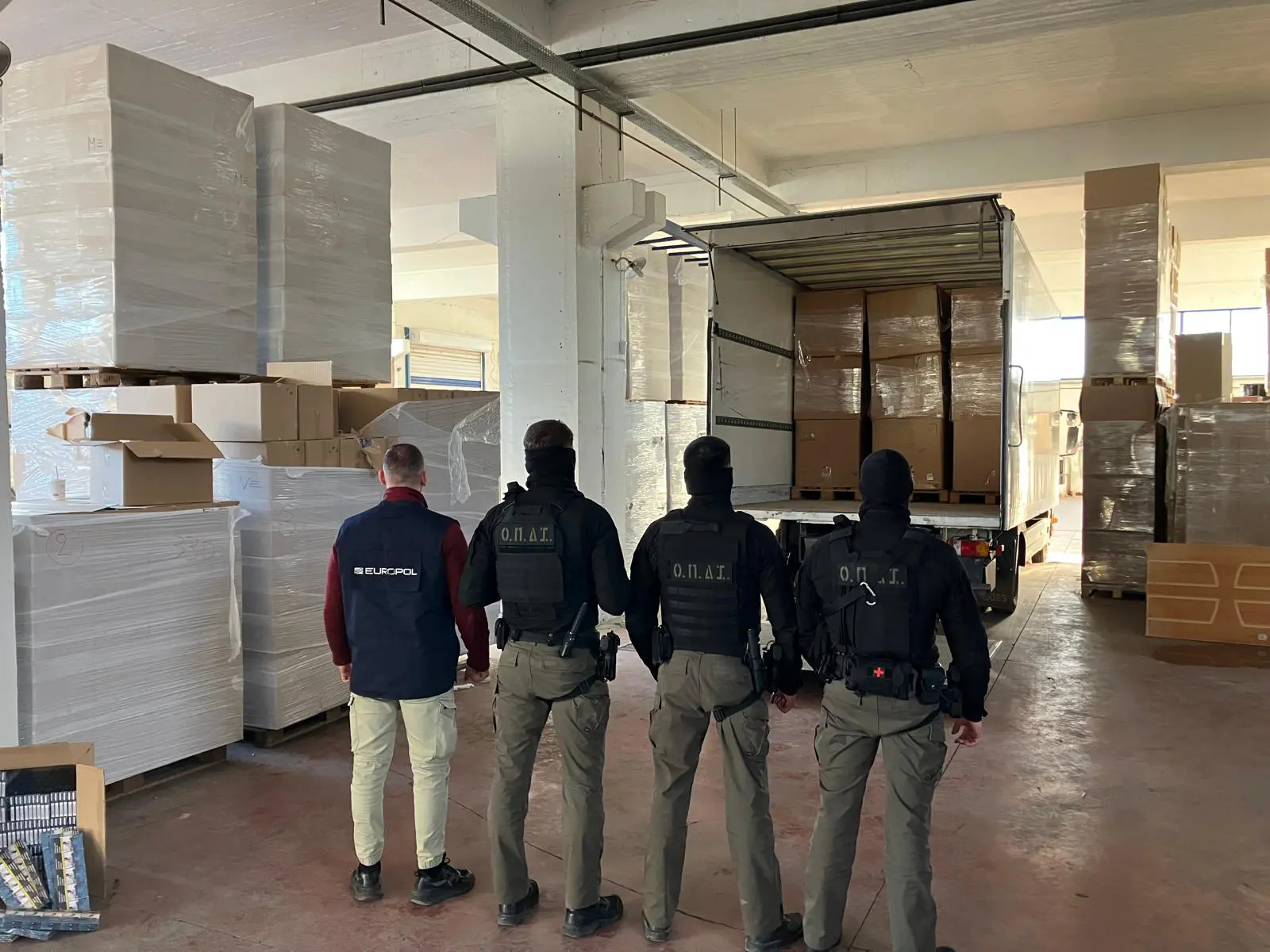 «Εχω ραντεβού με τον Πούτιν» – Οι συνομιλίες του κυκλώματος με τα λαθραία τσιγάρα-1