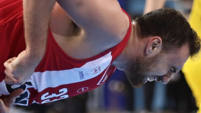 πλήγμα-με-μιλουτίνοφ-στον-ολυμπιακό-564087472