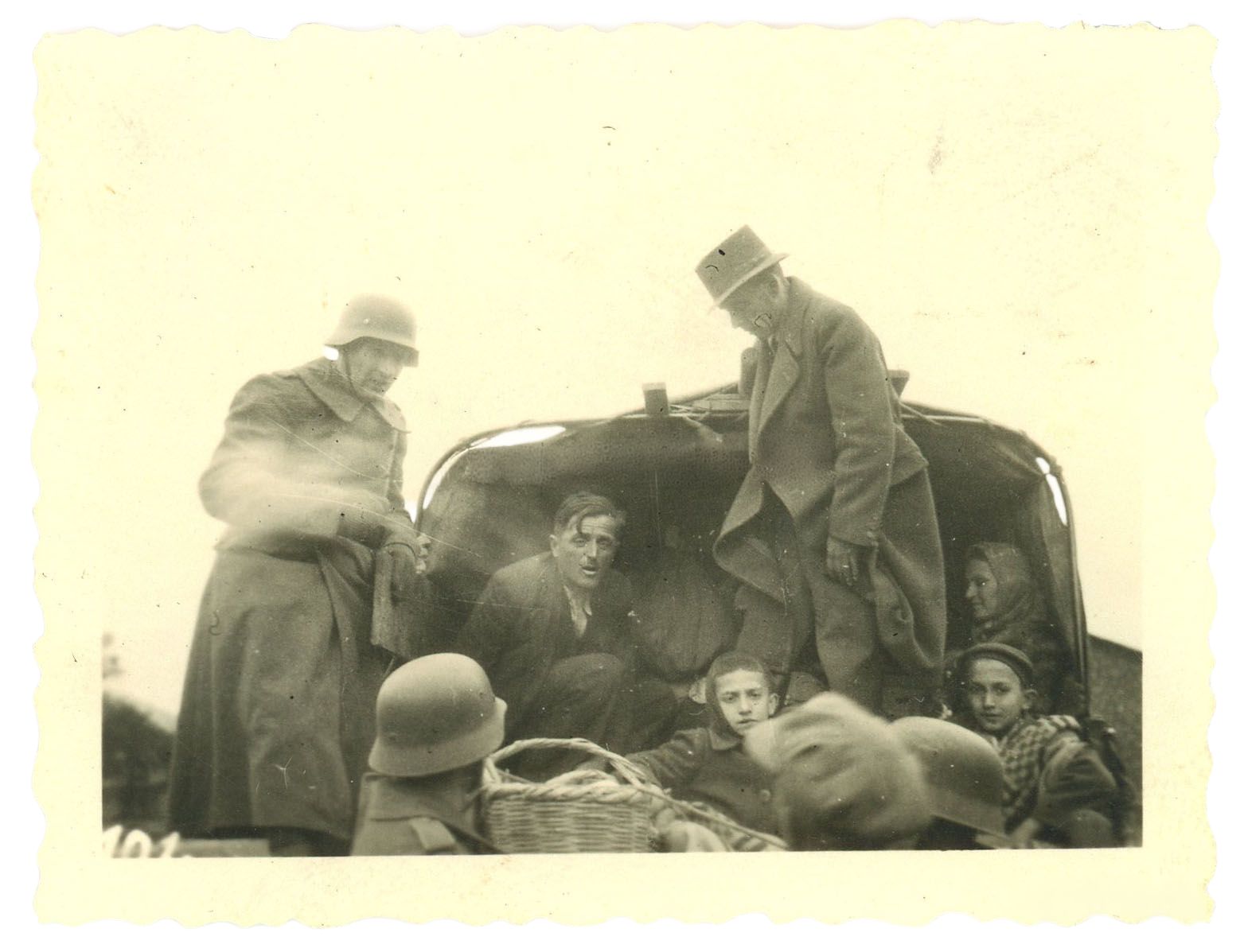 Τα ίχνη του λοχία Χόιερ στο φιλμ και στα αρχεία-4