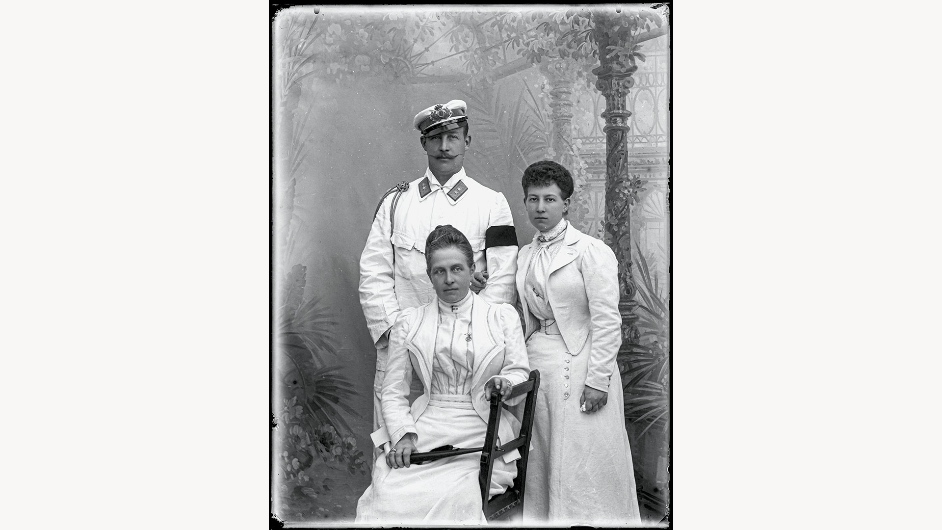 τα-βασιλικά-πορτρέτα-ενός-χανιώτη-φωτ-564099445