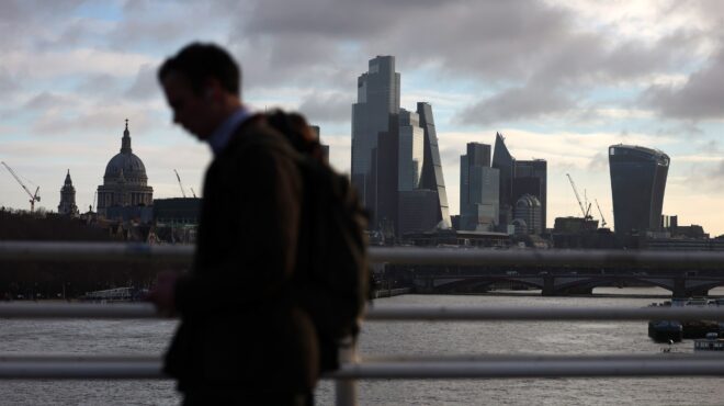 βρετανία-μόλις-01-η-ανάπτυξη-το-δ΄-τρίμη-564075739