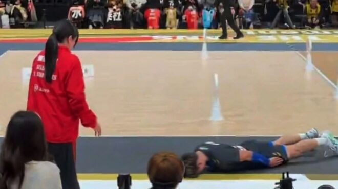 ιάπωνας-βολεϊμπολίστας-σύρθηκε-στο-π-564056254