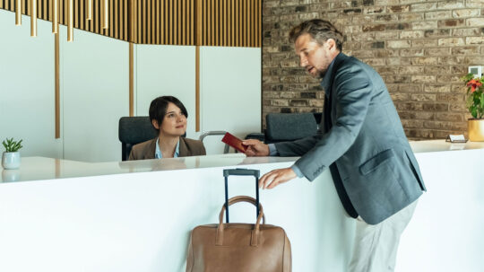 Κατατέθηκε η αγωγή ξενοδόχων κατά Booking