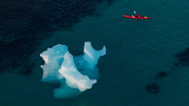 γροιλανδία-tο-νουούκ-βίωσε-τον-πιο-θερμ-564080479