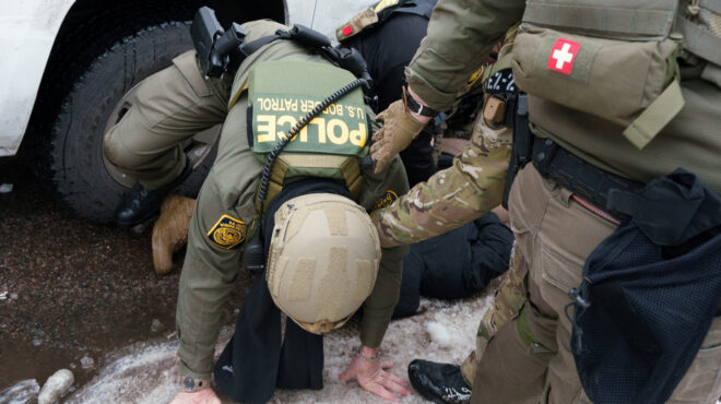 aυτή-η-δουλειά-είναι-χάλια-δικηγόρος-564060781