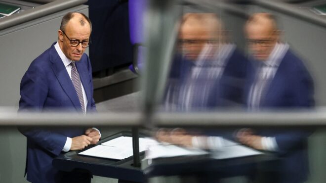 politico-ο-μερτς-ζητά-από-τους-γερμανούς-να-ερ-564074983