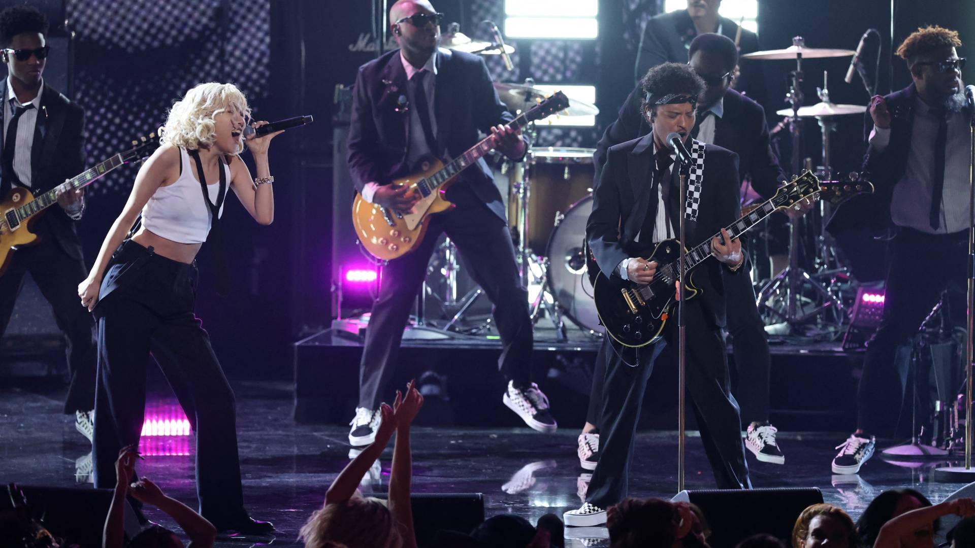 Βραβεία Grammy: Οι νικητές της βραδιάς και τα μηνύματα κατά της ICE-6