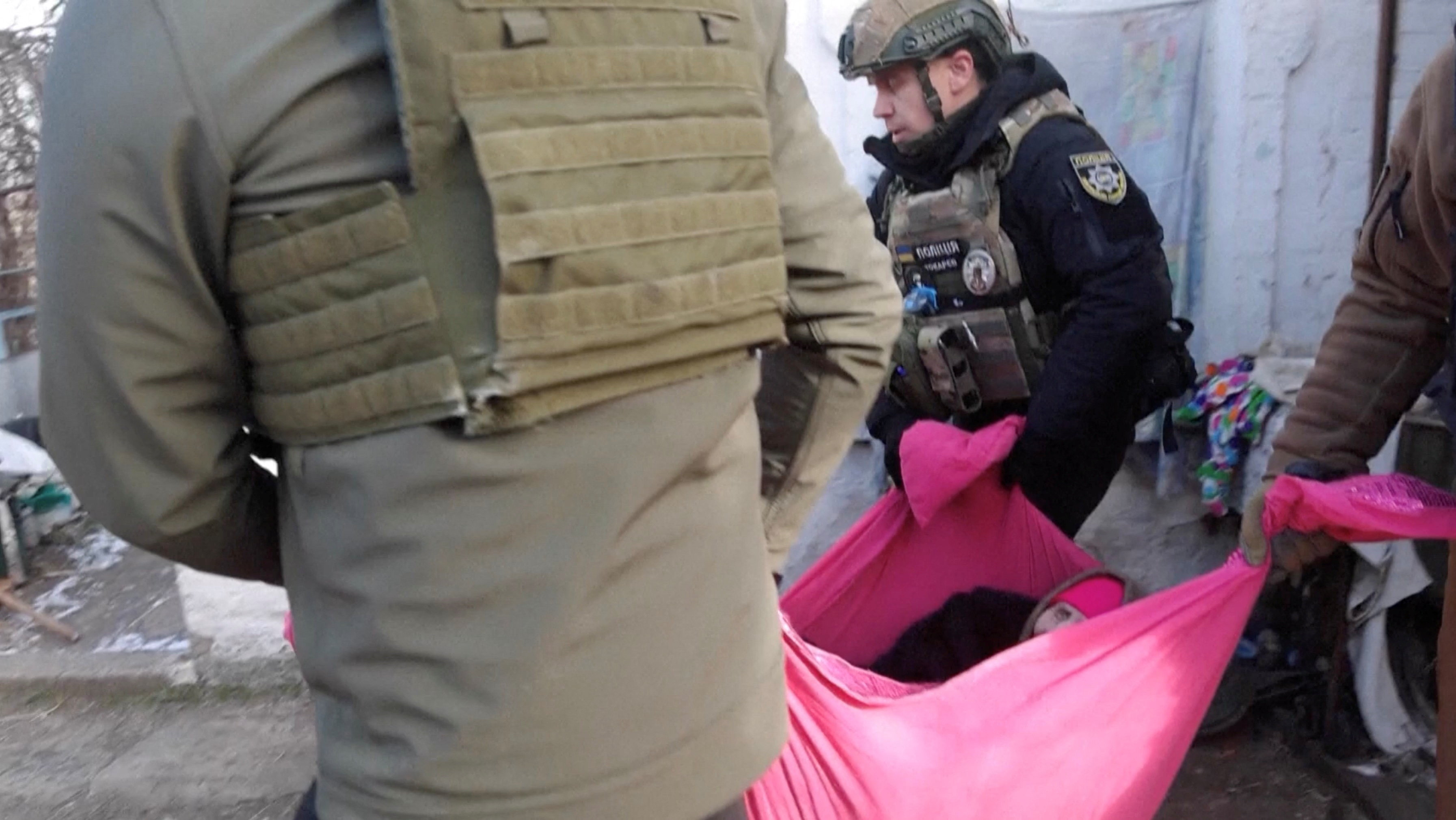 «Τα πράγματα χειροτερεύουν»: Ουκρανοί εγκαταλείπουν τη Ζαπορίζια, ενώ οι Ρώσοι προελαύνουν-3