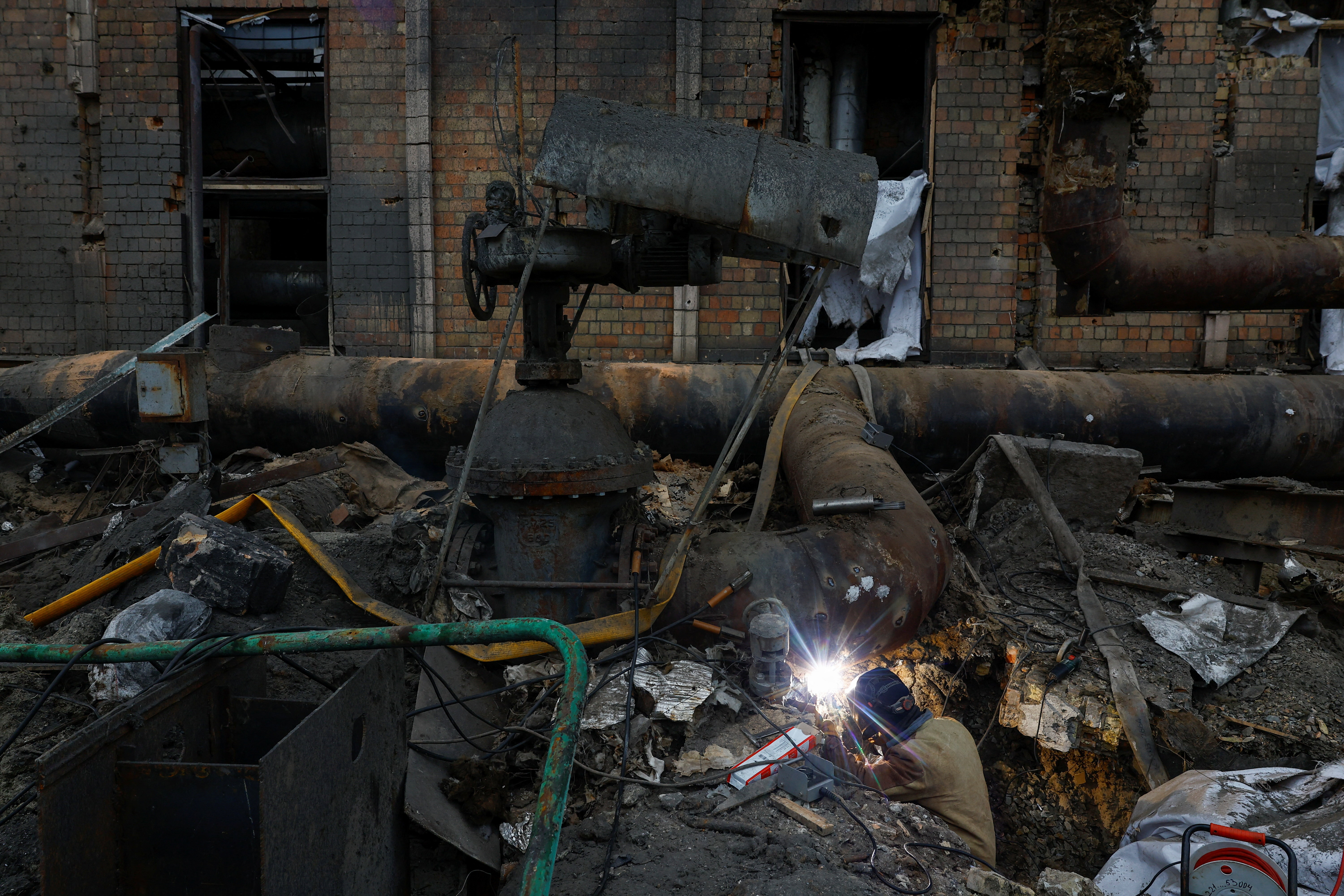 Κίεβο: «Παραγωγικές» συνομιλίες στο Αμπου Ντάμπι, αυξανόμενη πίεση στην ουκρανική κοινωνία-2