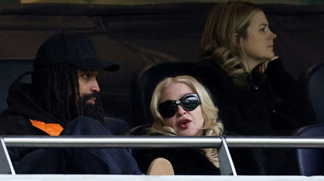 από-βασίλισσα-της-ποπ-φανατική-του-π-564071023