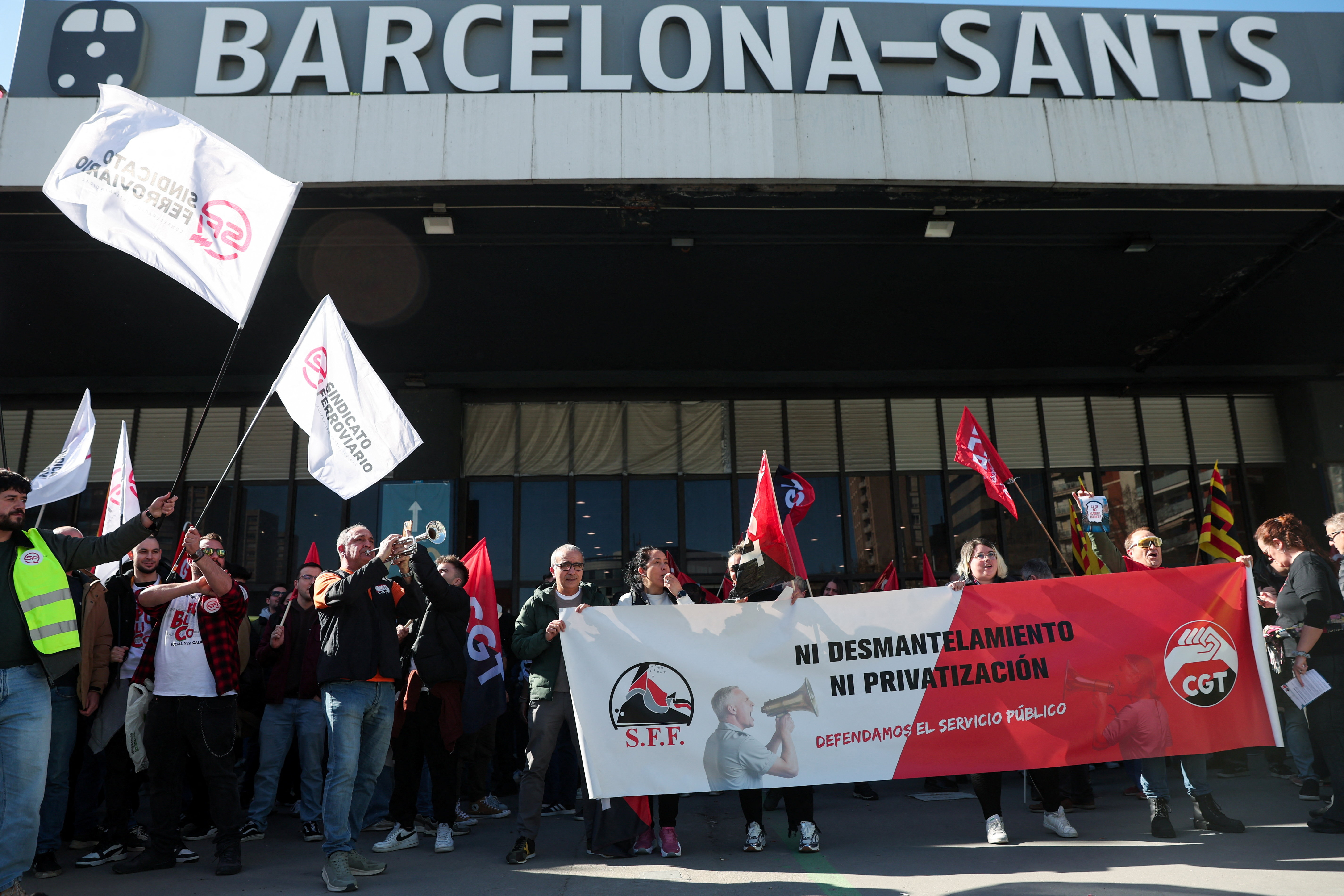 Ισπανία: Απεργία μηχανοδηγών μετά τα φονικά δυστυχήματα του Ιανουαρίου-1