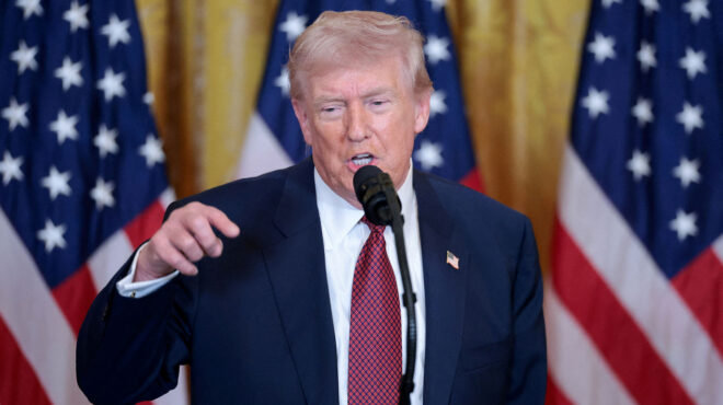 τραμπ-ο-χάρι-σάρτζεντ-γ΄-δεν-έχει-δικαι-564074917