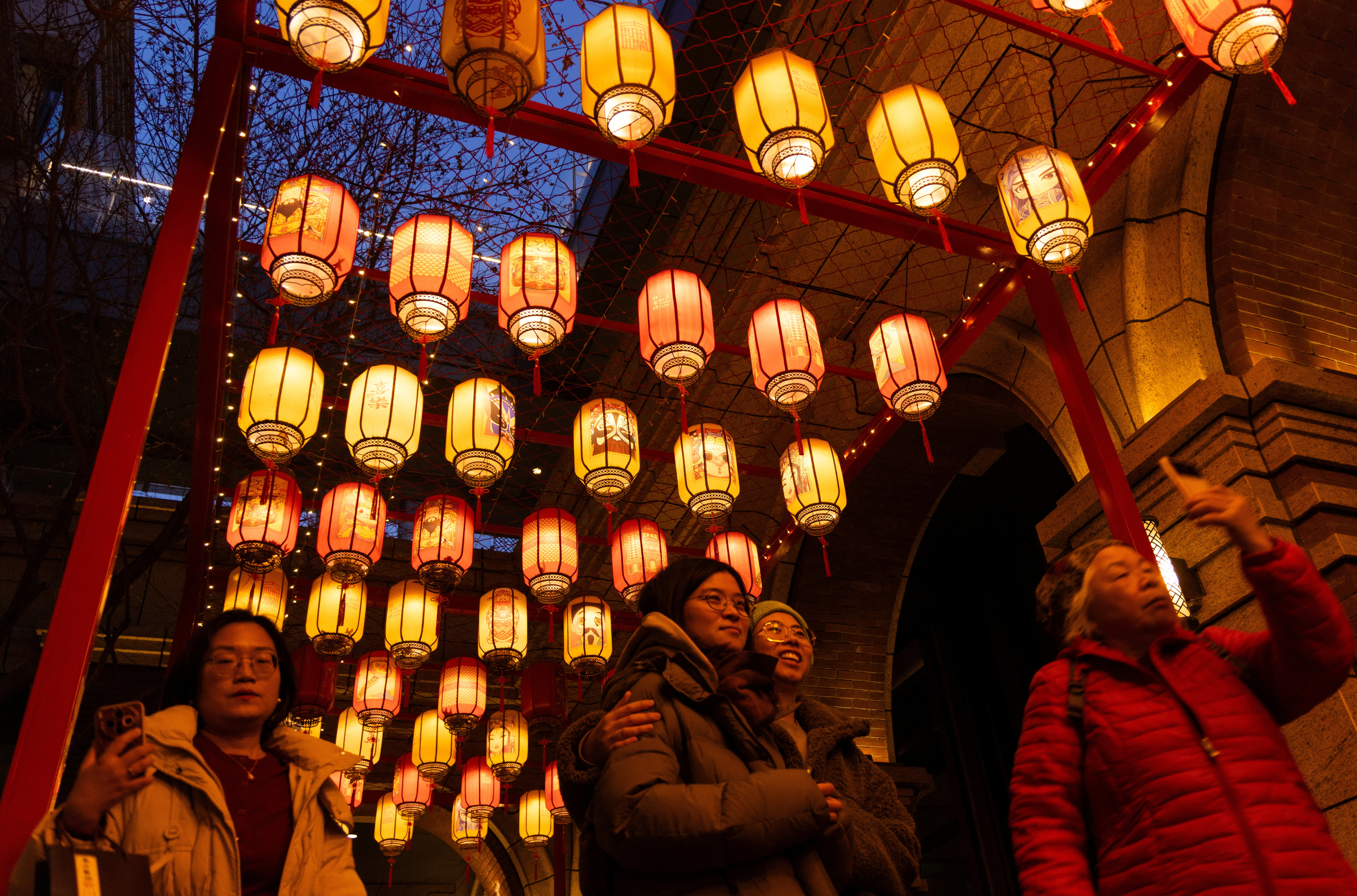 Η Κίνα έτοιμη να υποδεχτεί το έτος του Αλόγου – Αναμένεται ρεκόρ ταξιδιών-2