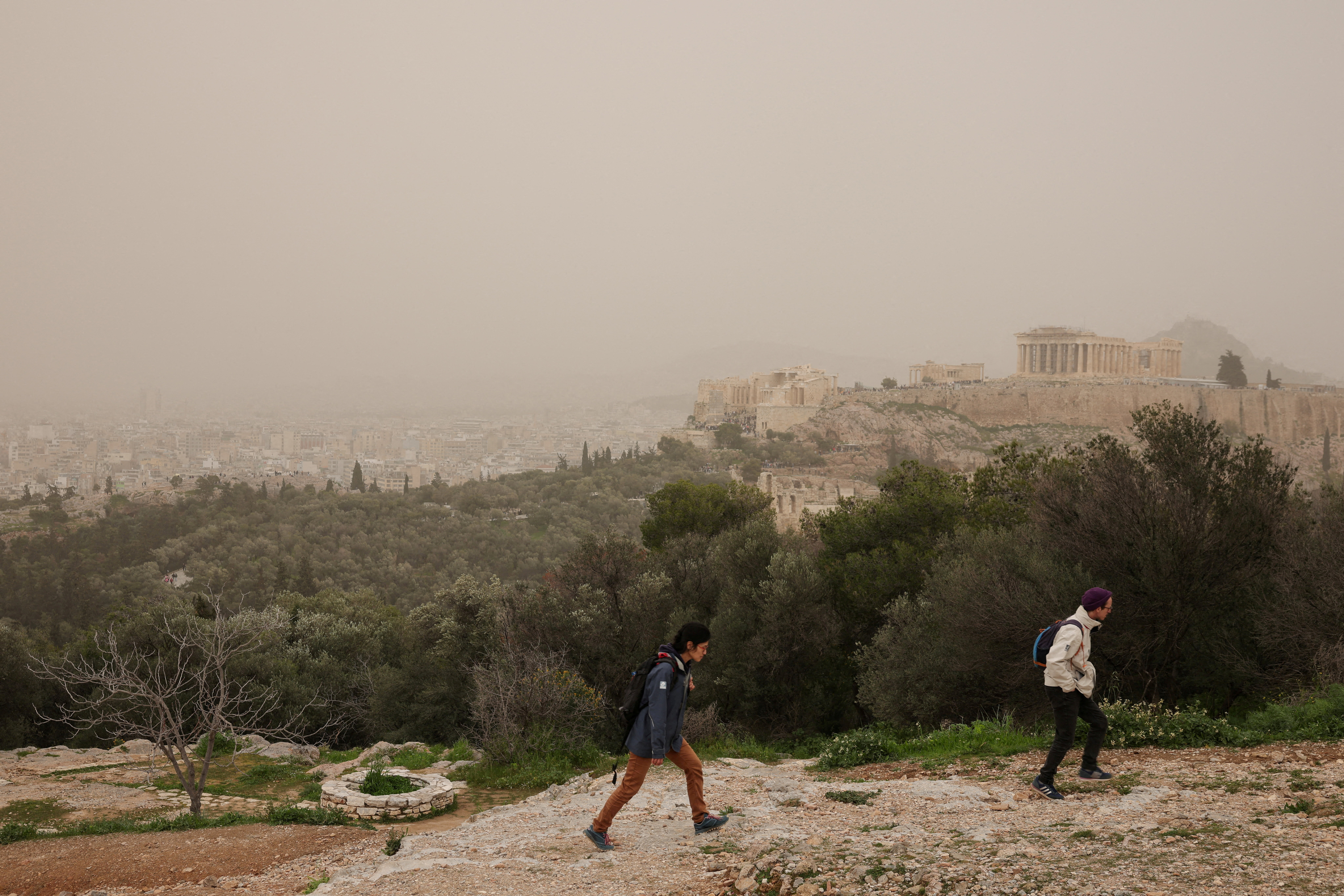 Πέπλο σκόνης έπνιξε μεγάλο μέρος της χώρας – Δορυφορική εικόνα-4