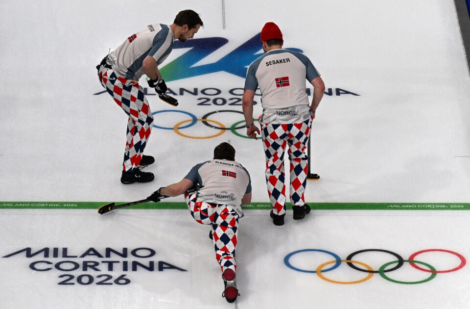 Τα «ολυμπιακά» παντελόνια της Νορβηγίας στο κέρλινγκ έγιναν viral – και όχι χωρίς λόγο-4