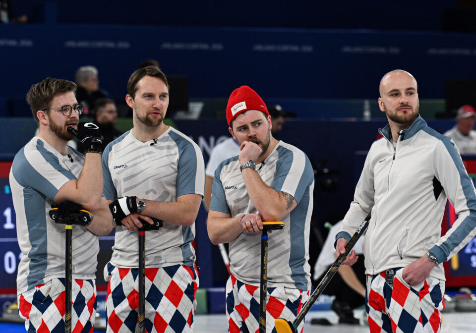 Τα «ολυμπιακά» παντελόνια της Νορβηγίας στο κέρλινγκ έγιναν viral – και όχι χωρίς λόγο-1