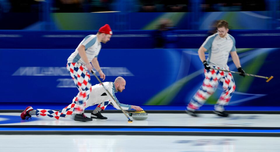 Τα «ολυμπιακά» παντελόνια της Νορβηγίας στο κέρλινγκ έγιναν viral – και όχι χωρίς λόγο-3