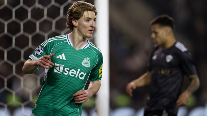 ο-αντονι-γκόρντον-τρέχει-ολοταχώς-προ-564085963