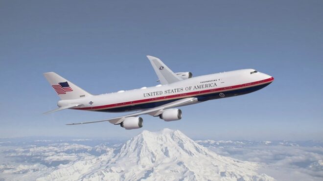 to-air-force-one-αλλάζει-χρώμα-με-σφραγίδα-τραμπ-564085606