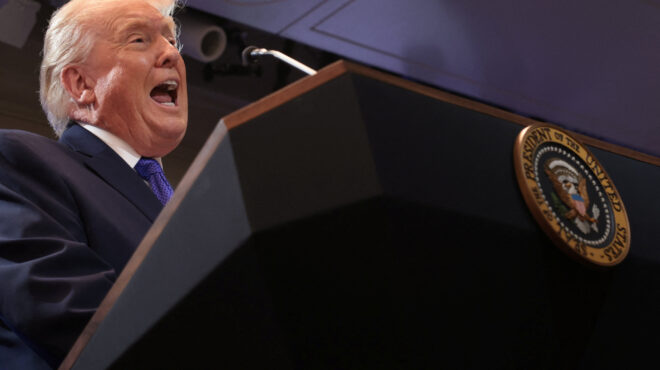 τραμπ-κατά-του-ανώτατου-δικαστηρίου-γ-564088957