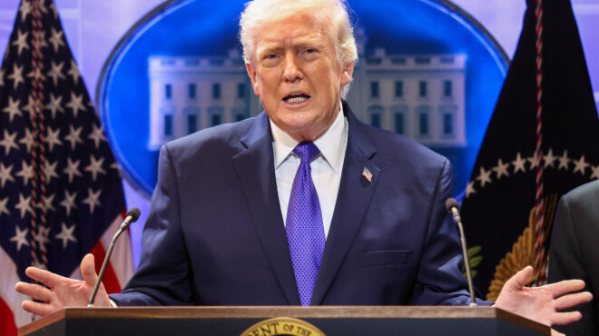 τραμπ-ανακοίνωσε-καθολικό-δασμό-10-σε-π-564088990