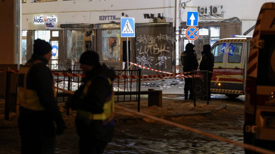 Ουκρανία: Μαζικές επιθέσεις λίγο πριν από την τέταρτη επέτειο της ρωσικής εισβολής-4