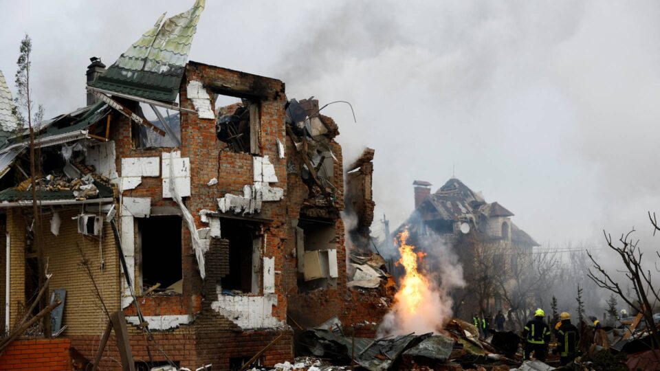 Ουκρανία: Μαζικές επιθέσεις λίγο πριν από την τέταρτη επέτειο της ρωσικής εισβολής-1