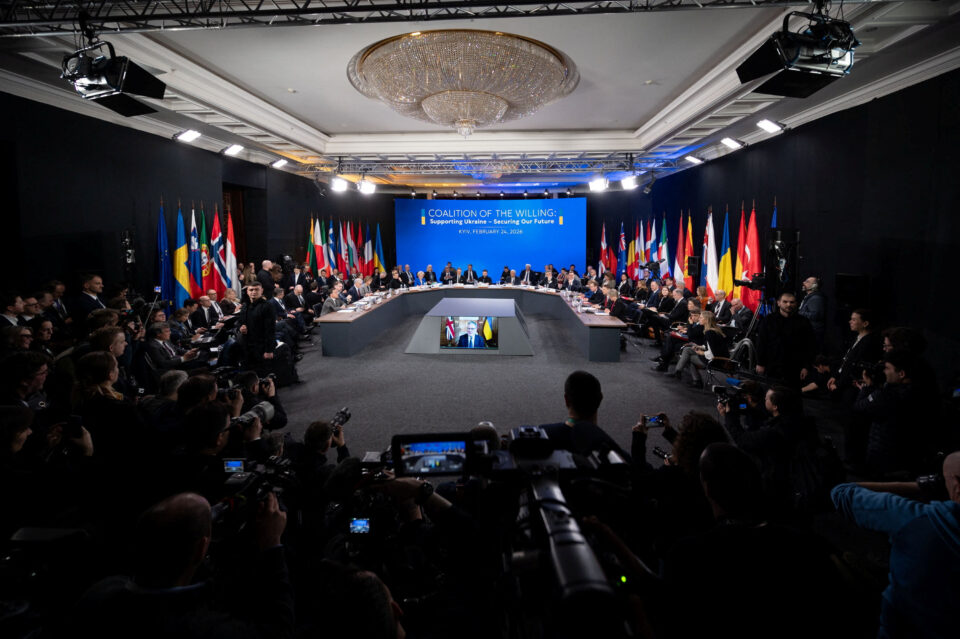 Τέσσερα χρόνια πολέμου στην Ουκρανία: Ο Ζελένσκι καλεί τους συμμάχους να συνεχίσουν τη στήριξη-1