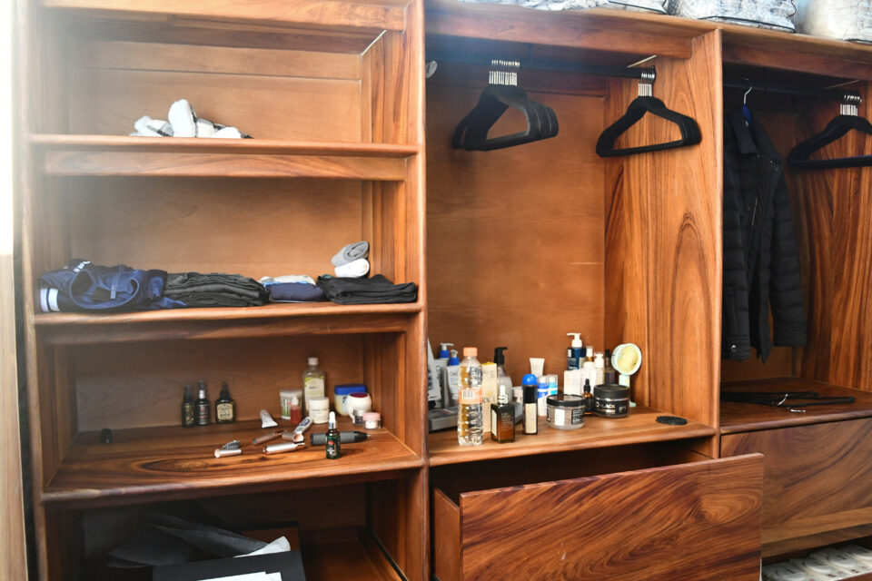 Μέσα στο τελευταίο καταφύγιο του «Ελ Μέντσο» – Εικόνες από την πολυτελή βίλα στο δάσος-3