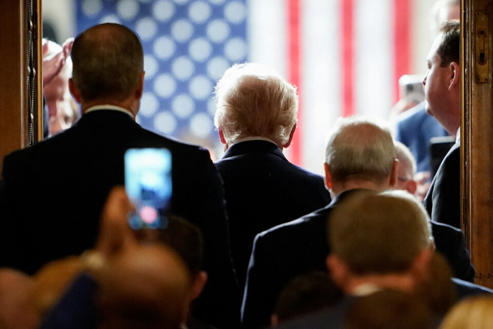 Τραμπ: Εγκωμιαστικός απολογισμός και νέες απειλές κατά του Ιράν στην πιο μακρά ομιλία στο Κογκρέσο-1