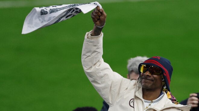 aποθεωτική-υποδοχή-στον-νέο-συνιδιοκτ-564095290