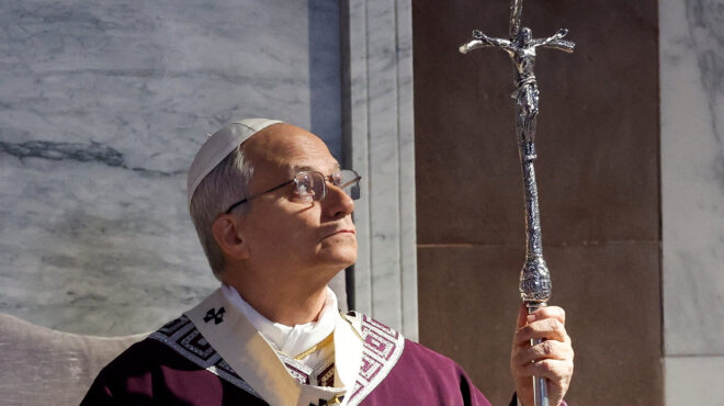 πάπας-λέων-οχι-στα-κηρύγματα-με-βοήθει-564097201