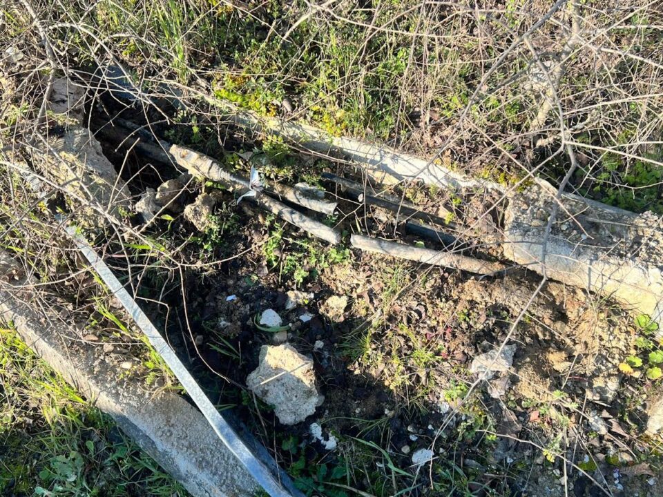Εισαγγελική έρευνα για το κομμένο καλώδιο  – Απόπειρα κλοπής «βλέπει» η ΕΛ.ΑΣ.-4