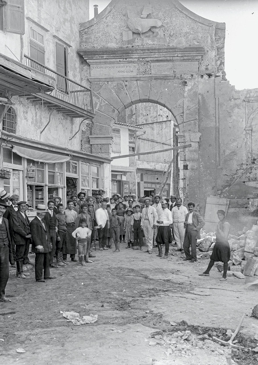 Τα βασιλικά πορτρέτα ενός Χανιώτη φωτογράφου-1