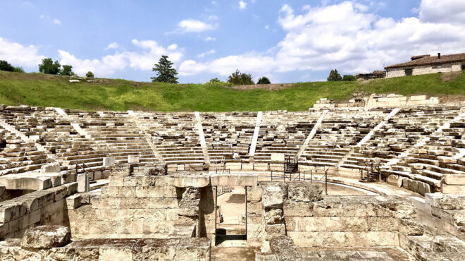 η-ανάδυση-του-αρχαίου-θεάτρου-στην-καρ-564078973