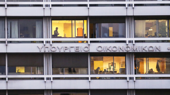 στα-5812-δισ-ευρώ-τα-φορολογικά-έσοδα-τον-ι-564097051