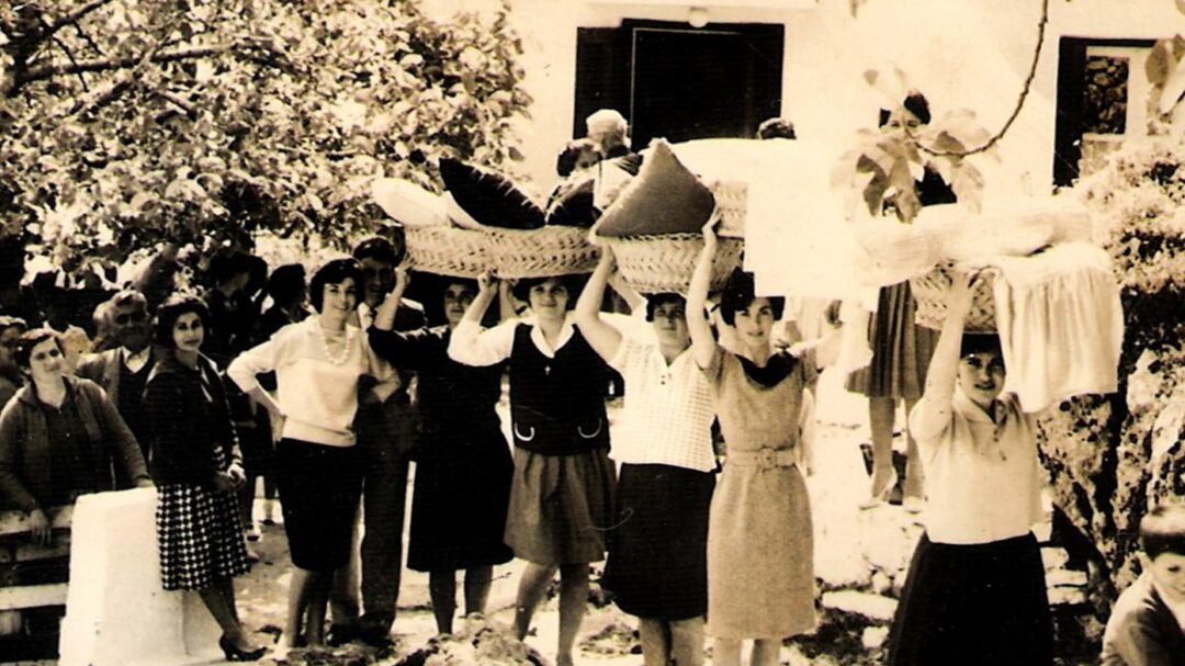 οταν-το-στρώμα-της-νύφης-ήταν-γιομάτο-564099640