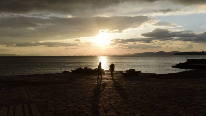 καιρός-αίθριος-με-άνοδο-της-θερμοκρασ-564085555