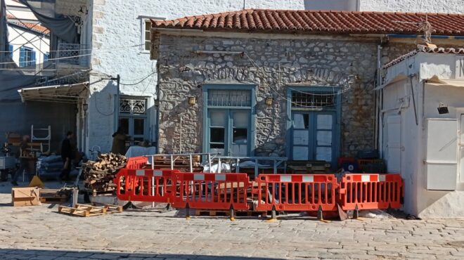 η-υδρα-στους-ρυθμούς-του-μπραντ-πιτ-τ-564087406