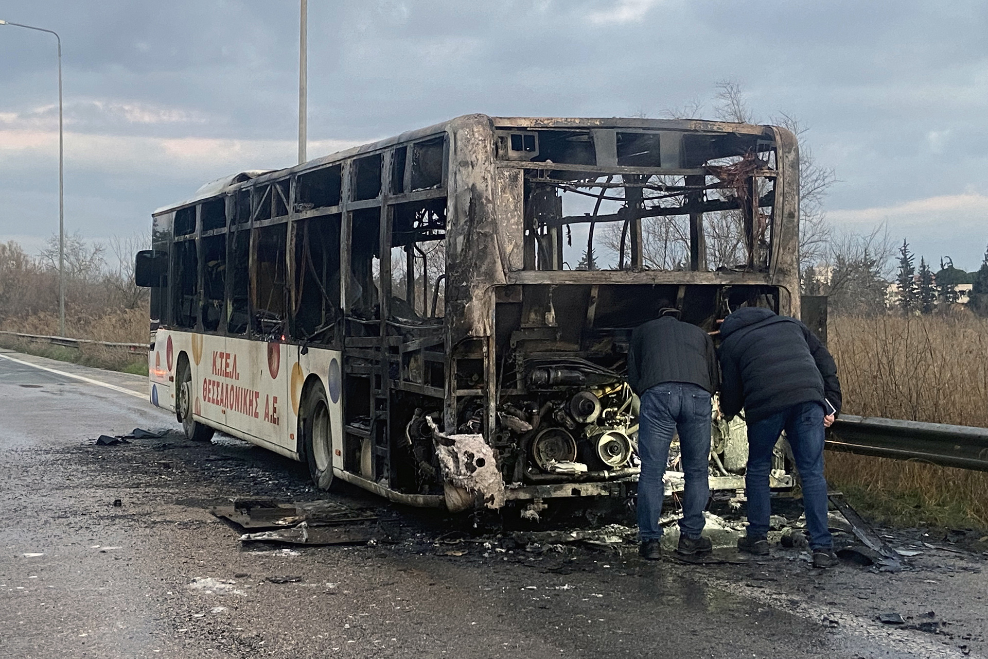 θεσσαλονίκη-γιατί-καίγονται-λεωφορε-564076603